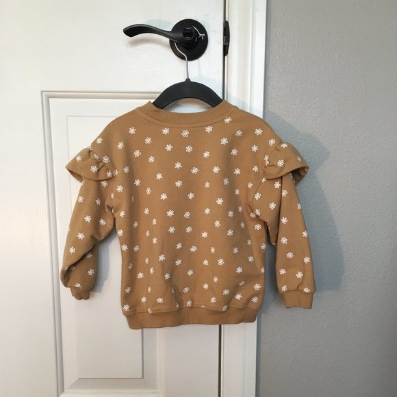 Quince Mae brown with white snowflakes ruffle sweatshirt - Picture 2 of 2